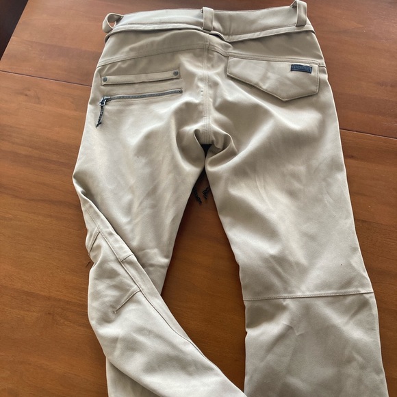 Brand new snow pants - Picture 2 of 3